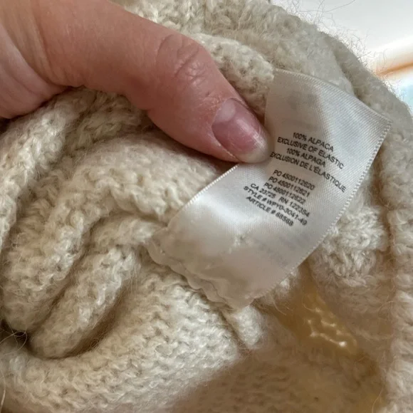 Babaton by Aritzia Cropped Sweater - Picture 3 of 4